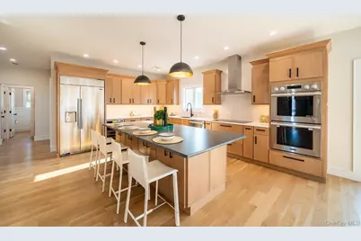 60 Ramble Lane, Levittown, NY 11756 - Photo 14