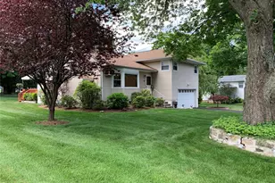 10 Dellwood Rd, White Plains, NY 10605 - Photo 2