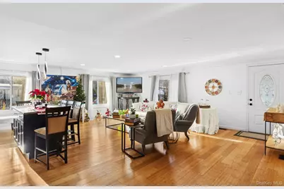 525 Riverleigh Avenue #45, Riverhead, NY 11901 - Photo 2