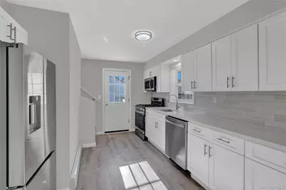 820 Jefferson Street, Baldwin, NY 11510 - Photo 8