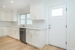 35A Dunwood Rd, Port Washington, NY 11050 - Photo 12