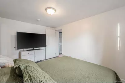 15 Macon Street, Lindenhurst, NY 11757 - Photo 24