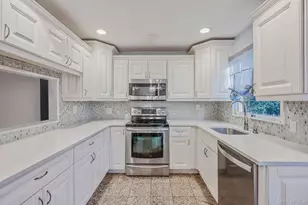 15 Macon St, Lindenhurst, NY 11757 - Photo 14