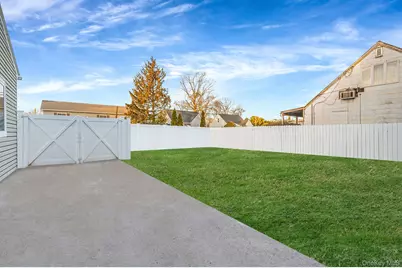 15 Macon Street, Lindenhurst, NY 11757 - Photo 8