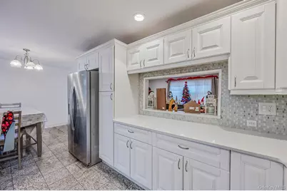 15 Macon Street, Lindenhurst, NY 11757 - Photo 16