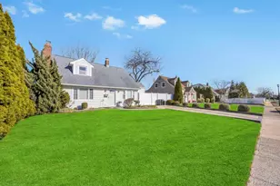 23 Haven Ln, Levittown, NY 11756 - Photo 4