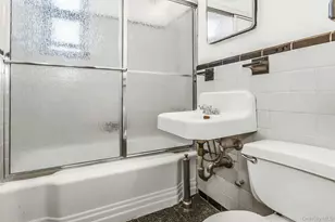 21-47 Utopia Pkwy, Whitestone, NY 11357 - Photo 14