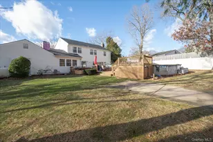 123 Wedgewood Dr, Coram, NY 11727 - Photo 32