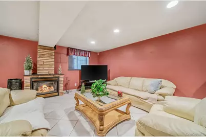 8615 77th Avenue, Glendale, NY 11385 - Photo 18