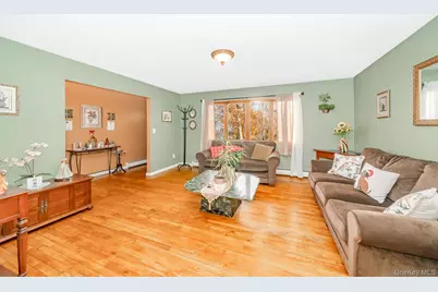 1175 Little East Neck Road, West Babylon, NY 11704 - Photo 26