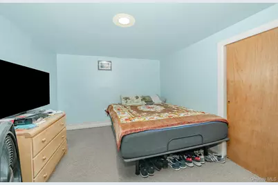 1175 Little East Neck Road, West Babylon, NY 11704 - Photo 20