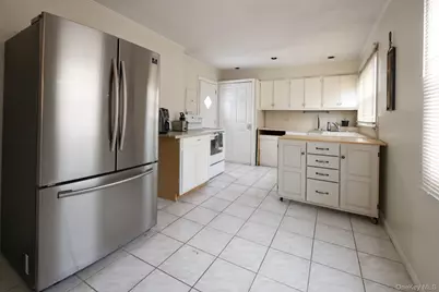 59 Corncrib Lane, Levittown, NY 11756 - Photo 6