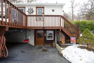 28 Red Oaks Mill Rd, Lagrangeville, NY 12603 - Photo 4