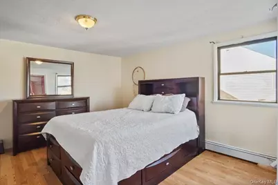 25 Ford Drive W, Massapequa, NY 11758 - Photo 12