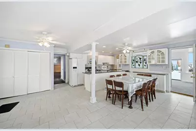 40 Pittsford Way, Nanuet, NY 10954 - Photo 16