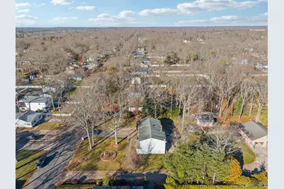 98 Auborn Avenue, Shirley, NY 11967 - Photo 40