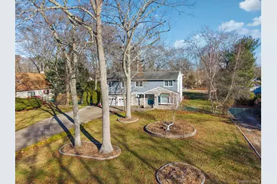 98 Auborn Avenue, Shirley, NY 11967 - Photo 36