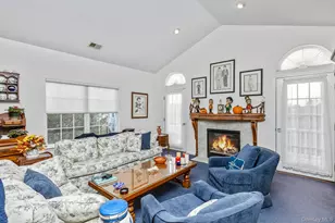 477 Woodscreek Ct, Moriches, NY 11955 - Photo 18