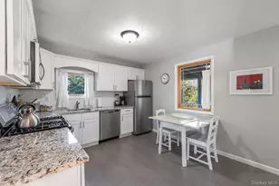 1375 W Main St, Riverhead, NY 11901 - Photo 14