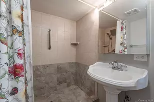 1375 W Main St, Riverhead, NY 11901 - Photo 28