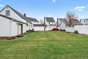 400 Foch Blvd, Mineola, NY 11501 - Photo 22