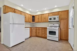 400 Foch Blvd, Mineola, NY 11501 - Photo 10