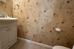 216 Springmeadow Dr, Holbrook, NY 11741 - Photo 4