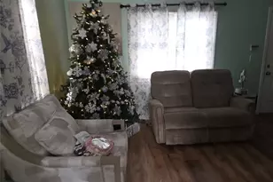 466 44th St, Copiague, NY 11757 - Photo 4