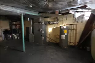 466 44th St, Copiague, NY 11757 - Photo 6