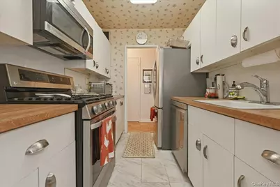 166-25 Powells Cove Boulevard #18G, Whitestone, NY 11357 - Photo 10