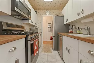 166-25 Powells Cove Blvd, Whitestone, NY 11357 - Photo 10