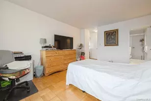 166-25 Powells Cove Blvd, Whitestone, NY 11357 - Photo 16