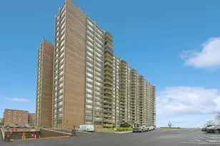 166-25 Powells Cove Blvd, Whitestone, NY 11357 - Photo 2