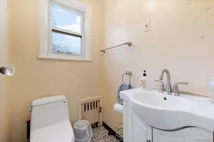 136 Linden St, Woodmere, NY 11598 - Photo 12