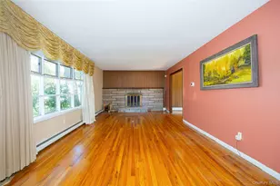 59 Carriage Hill Ln, Poughkeepsie, NY 12603 - Photo 2