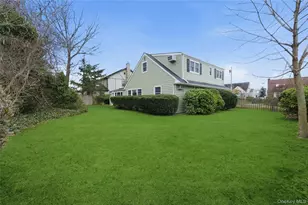 66 Woods Ave, Malverne, NY 11565 - Photo 18