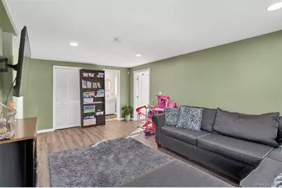 95 Sutton Park Road, Poughkeepsie, NY 12603 - Photo 8