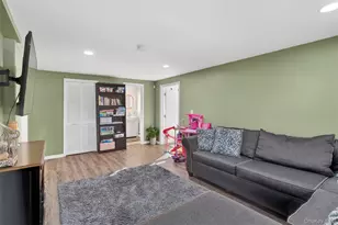 95 Sutton Park Rd, Poughkeepsie, NY 12603 - Photo 8