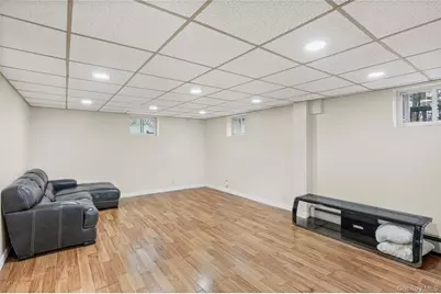 902 Linden Avenue, Westbury, NY 11590 - Photo 24