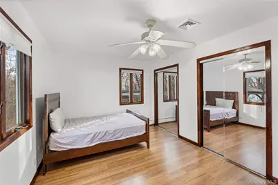 902 Linden Avenue, Westbury, NY 11590 - Photo 22