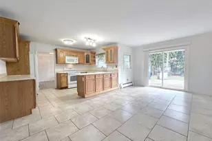 652 Hawkins Rd E, Coram, NY 11727 - Photo 4