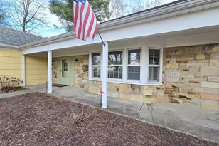 652 Hawkins Rd E, Coram, NY 11727 - Photo 2