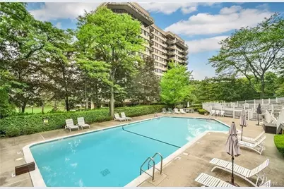 30 Hillside Terrace #E, White Plains, NY 10601 - Photo 18