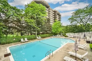 30 Hillside Terrace, White Plains, NY 10601 - Photo 18