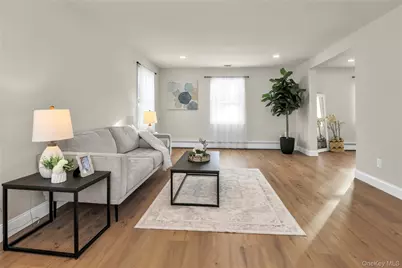 37 Malvern Lane, Stony Brook, NY 11790 - Photo 4