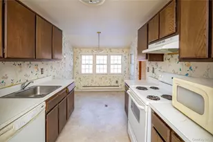 502 Holly Stream Ct, Brewster, NY 10509 - Photo 6