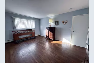 1277 Lednam Court, Merrick, NY 11566 - Photo 16