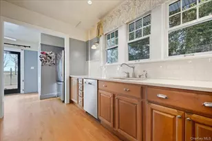 70 Larch Ave, Floral Park, NY 11001 - Photo 16
