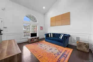 7 Park View Ln, Lake Grove, NY 11755 - Photo 8