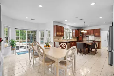 7 Park View Lane, Lake Grove, NY 11755 - Photo 14